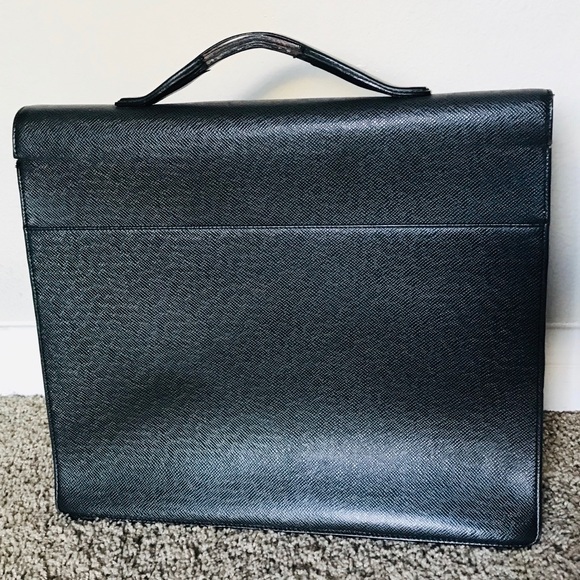 LOUIS VUITTON Khazan Taïga Briefcase - Picture 2 of 8